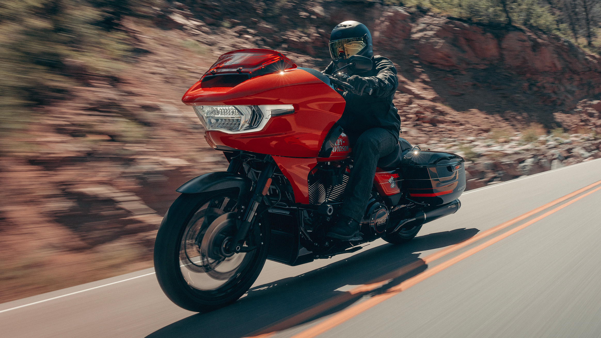 2026-cvo-road-glide-st-riding-ls-2