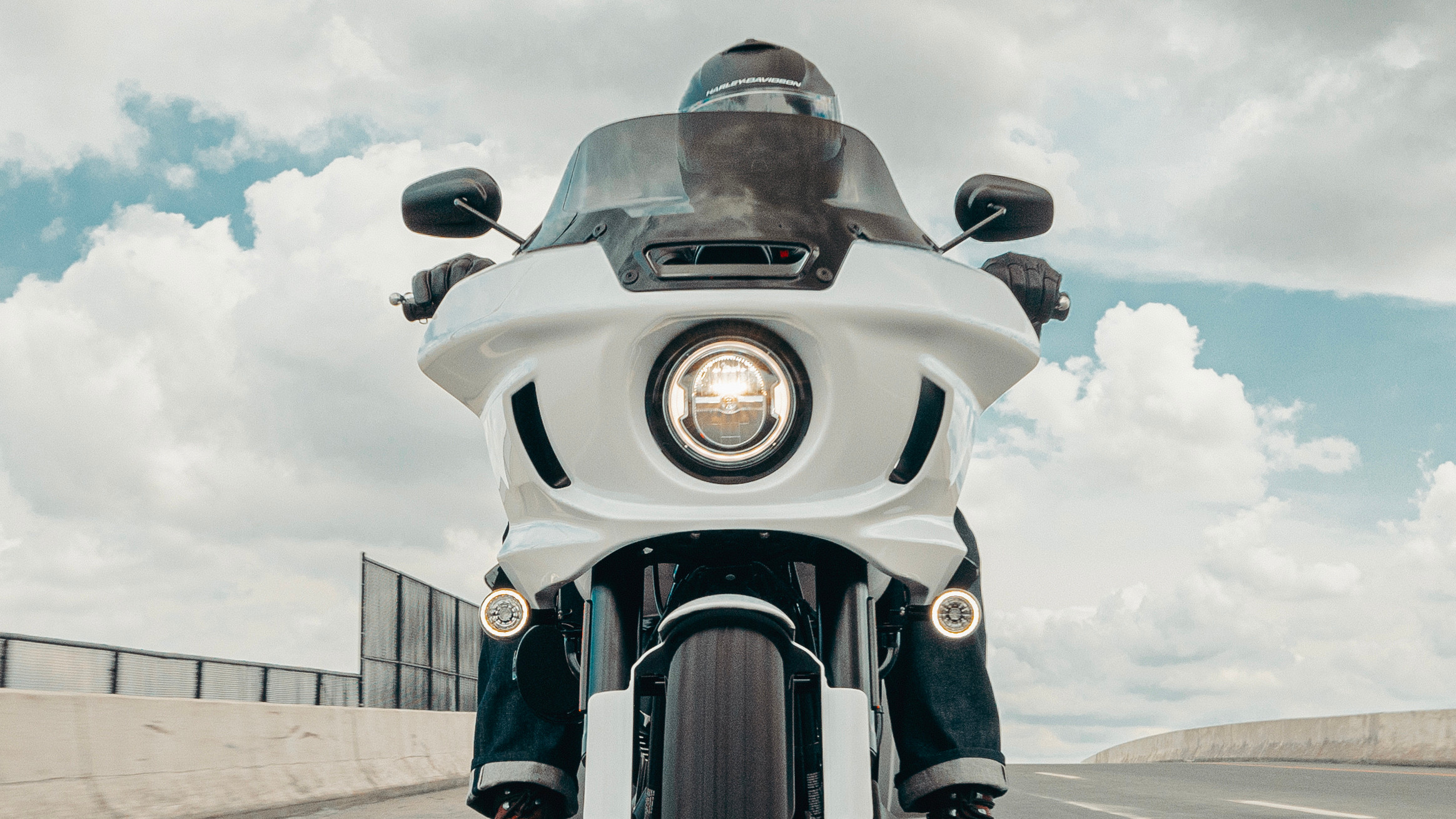 2026-low-rider-st-beauty-ls-0