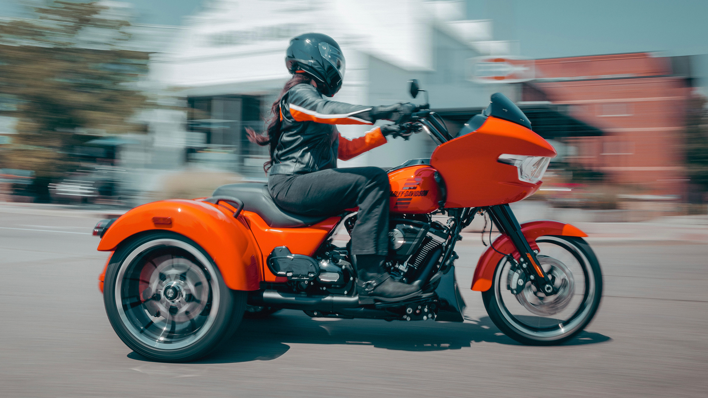 2026-road-glide-3-riding-ls-2