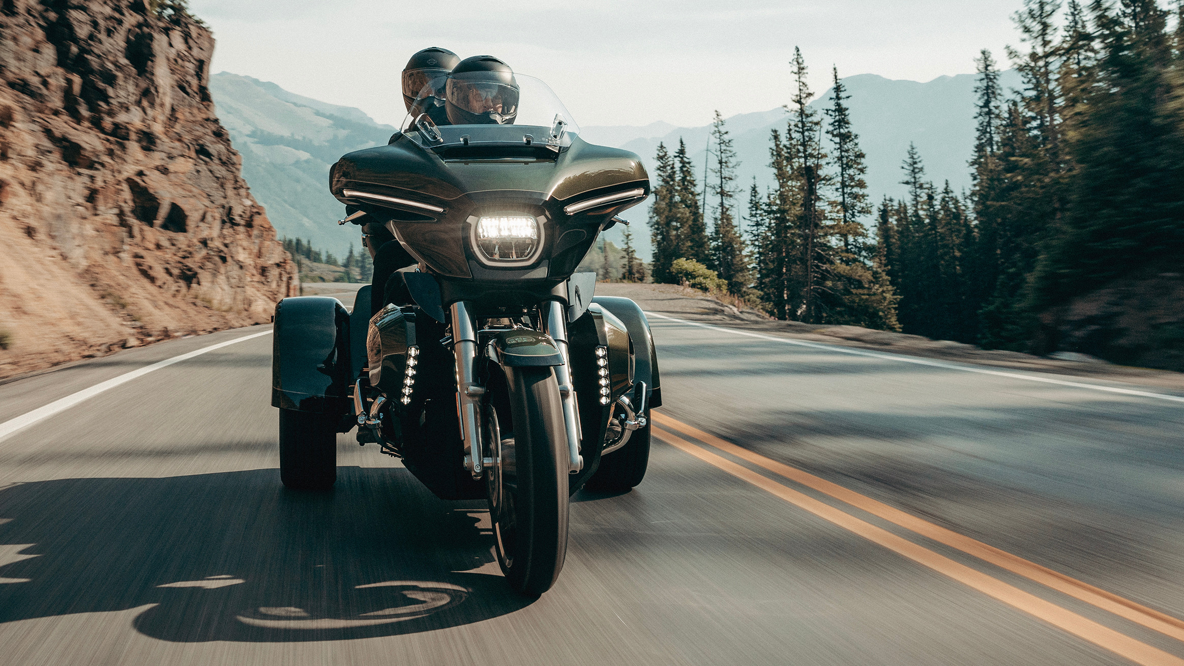 2026-street-glide-3-limited-riding-ls-4