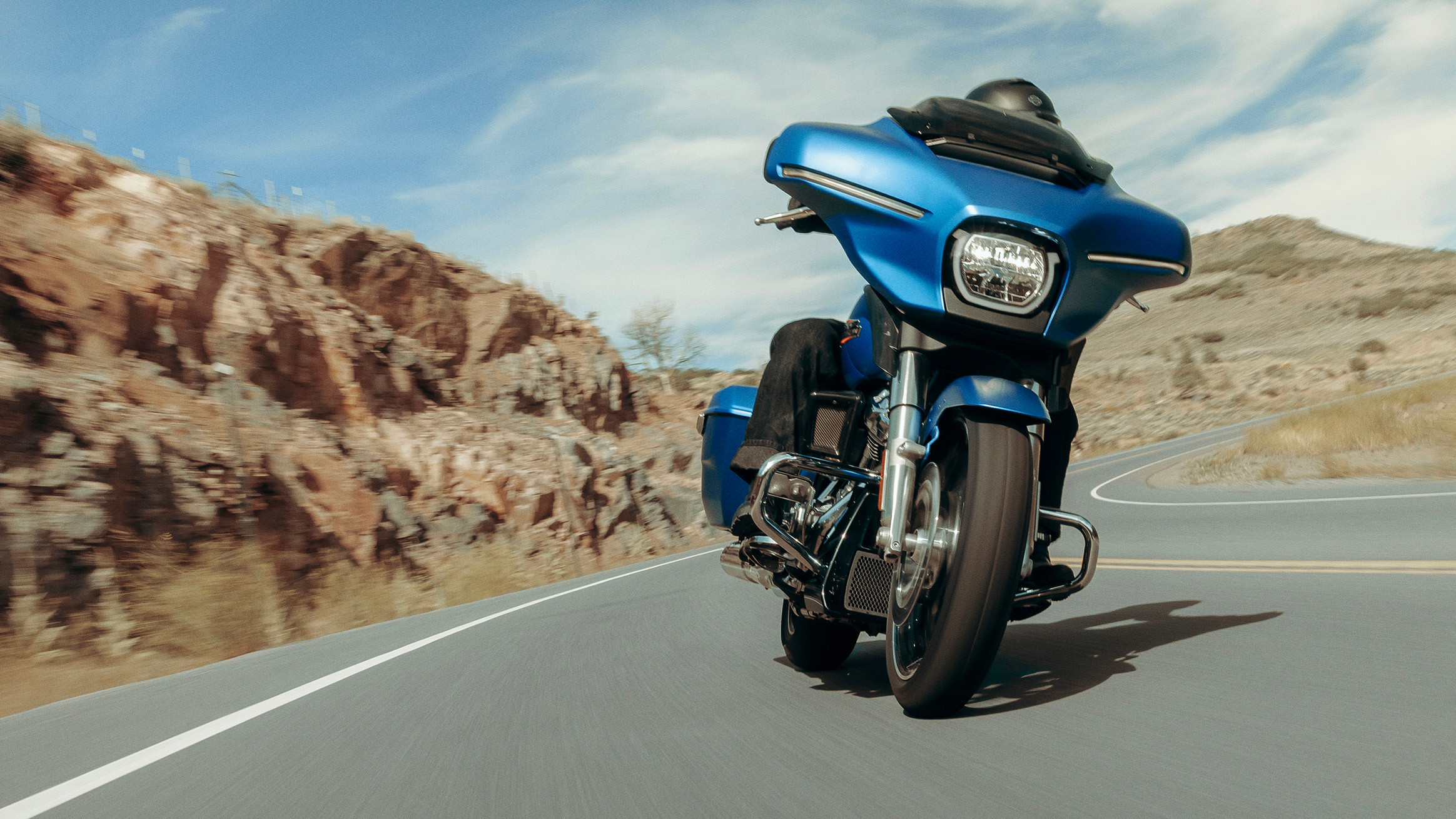 2026-street-glide-riding-ls-3